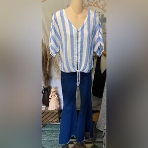 NWOT GAP Linen Mix Blue & White Striped  Tied Front Crop Top Size Small